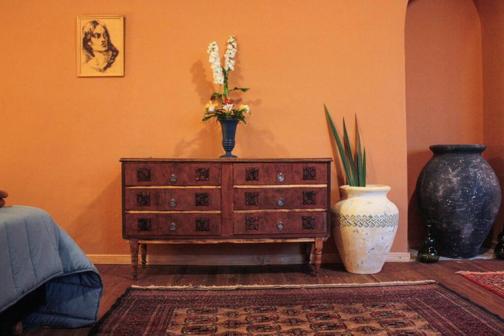 Recycled Loft In Historic Building Apartamento